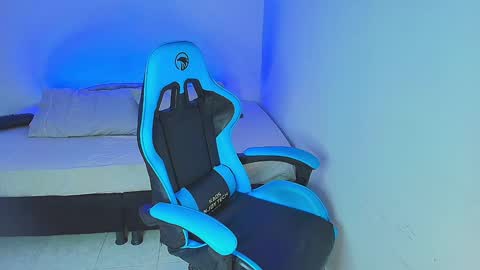 noah and ivy online show from 01/13/25, 03:23