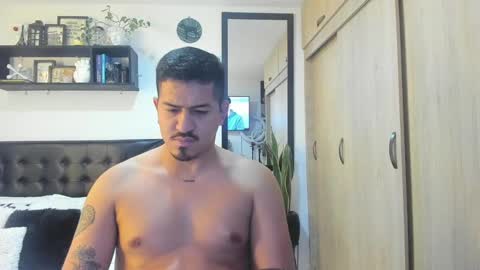 Snapshot of aronwilliams69 chatting on 02/04/25, 11:06 ARON Independent model online show from 02/04/25, 11:06