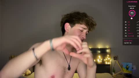 Snapshot of aronyou_win chatting on 01/06/25, 06:41 Aron and Phil solo online show from 01/06/25, 06:41