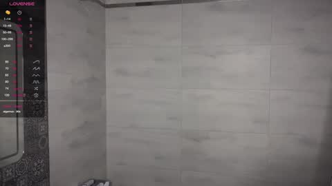 Snapshot of aronyou_win chatting on 01/11/25, 07:05 Aron and Phil solo online show from 01/11/25, 07:05