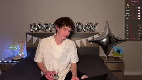 Snapshot of aronyou_win chatting on 01/17/26, 04:11 Aron and Phil solo online show from 01/17/26, 04:11