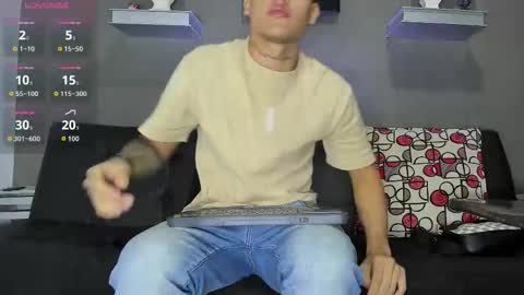 Snapshot of aroon_fit chatting on 02/07/26, 11:47 AROON HOT online show from 02/07/26, 11:47