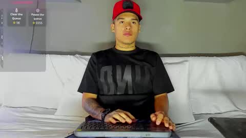 Snapshot of aroon_fit chatting on 02/21/26, 12:17 AROON HOT online show from 02/21/26, 12:17