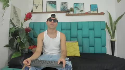 Aroon   online show from 06/09/26, 02:28