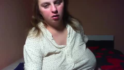 Snapshot of arriana98 chatting on 01/05/25, 03:11 Arriana online show from 01/05/25, 03:11