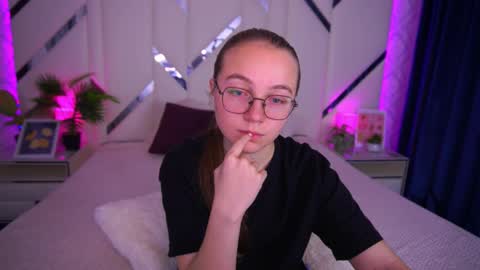 arrinawair online show from 10/16/25, 07:20