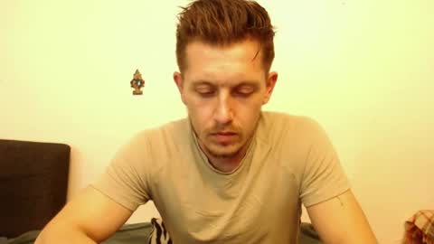 arromwilliam90 online show from 01/26/25, 07:52