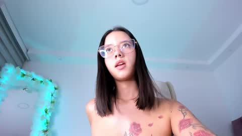 Snapshot of artbelia chatting on 03/01/25, 05:09 Lia Rose online show from 03/01/25, 05:09