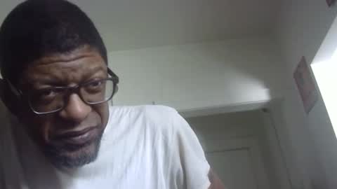 Snapshot of arteblazze chatting on 01/19/26, 04:22 Arteblazze not daddy boy bitch or nigga online show from 01/19/26, 04:22