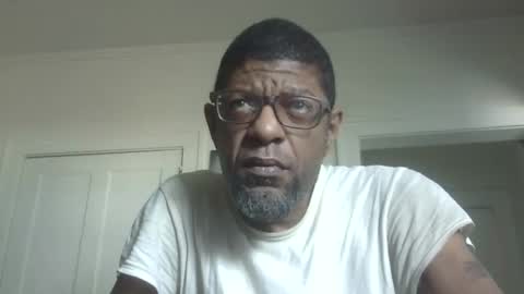 Snapshot of arteblazze chatting on 02/12/26, 04:24 Arteblazze not daddy boy bitch or nigga online show from 02/12/26, 04:24