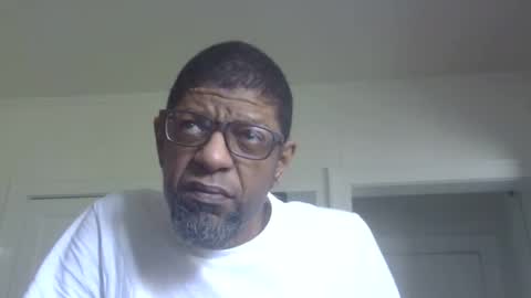 Snapshot of arteblazze chatting on 04/30/26, 10:36 Arteblazze not daddy boy bitch or nigga online show from 04/30/26, 10:36