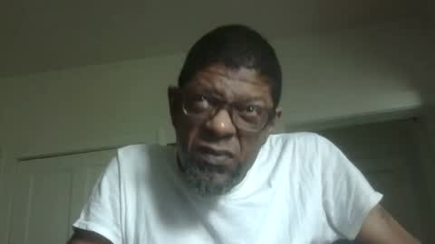 Snapshot of arteblazze chatting on 05/05/26, 03:31 Arteblazze not daddy boy bitch or nigga online show from 05/05/26, 03:31