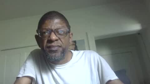 Snapshot of arteblazze chatting on 05/11/26, 04:26 Arteblazze not daddy boy bitch or nigga online show from 05/11/26, 04:26