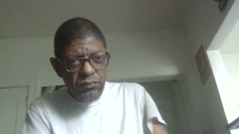 Snapshot of arteblazze chatting on 05/13/26, 02:14 Arteblazze not daddy boy bitch or nigga online show from 05/13/26, 02:14