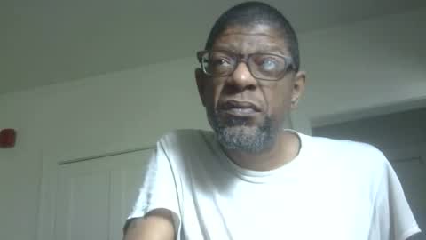 Snapshot of arteblazze chatting on 05/14/26, 04:58 Arteblazze not daddy boy bitch or nigga online show from 05/14/26, 04:58