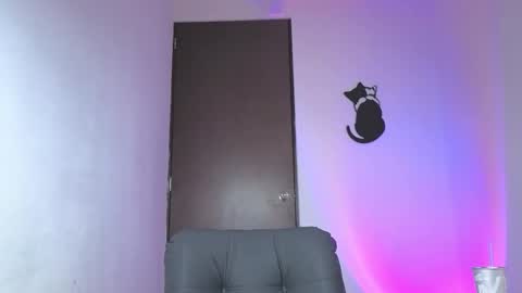   online show from 10/24/25, 02:30