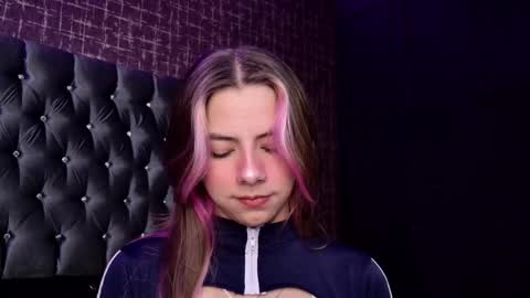 artemisablake online show from 10/10/25, 04:39