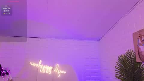 artemiss_tay online show from 11/18/25, 07:07