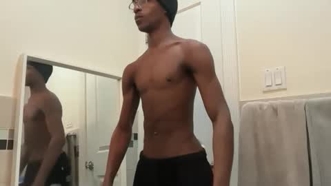 Snapshot of artfulmuscle212 chatting on 02/15/26, 01:20 artfulmuscle212 online show from 02/15/26, 01:20