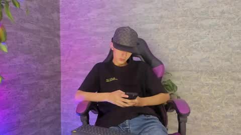 arthurcox_ online show from 10/03/25, 05:54