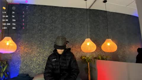 arthurcox_ online show from 10/08/25, 05:54