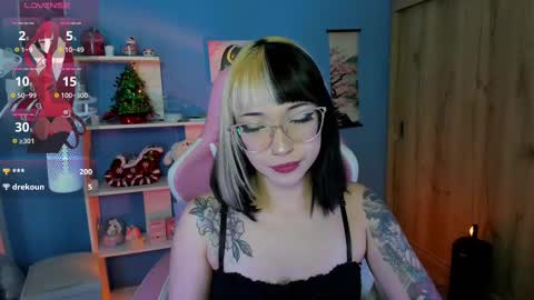 Lenna online show from 02/27/25, 08:50