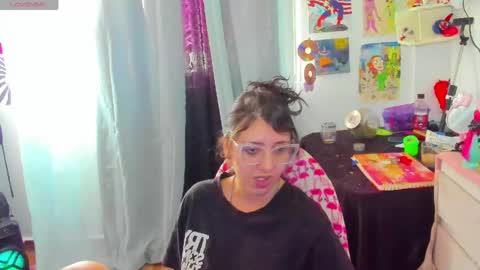 Snapshot of artsycherry chatting on 05/18/26, 04:13 Isabella Cherry online show from 05/18/26, 04:13