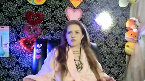 Snapshot of artsyheartsyy chatting on 03/11/25, 11:15 ArtsyHeartsyy online show from 03/11/25, 11:15