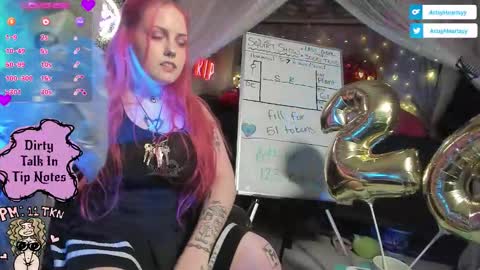 Snapshot of artsyheartsyy chatting on 10/11/25, 02:55 ArtsyHeartsyy online show from 10/11/25, 02:55