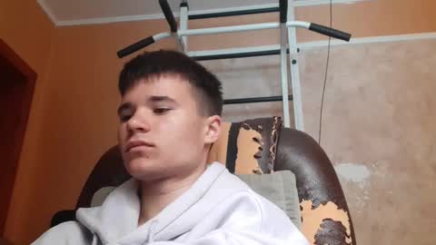Snapshot of arvyn_ chatting on 04/14/26, 07:25 Denis online show from 04/14/26, 07:25