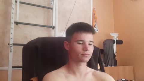 Snapshot of arvyn_ chatting on 06/14/26, 10:50 Denis online show from 06/14/26, 10:50