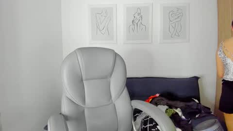 Snapshot of ary_cam230 chatting on 12/20/24, 10:54 Zahaara online show from 12/20/24, 10:54