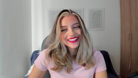 Snapshot of ary_cam230 chatting on 01/22/25, 10:15 Zahaara online show from 01/22/25, 10:15