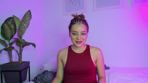 Snapshot of ary_cam230 chatting on 02/02/25, 11:11 Zahaara online show from 02/02/25, 11:11