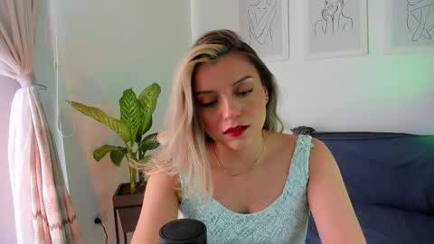 Snapshot of ary_cam230 chatting on 02/15/25, 09:26 Zahaara online show from 02/15/25, 09:26