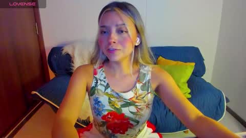 Snapshot of ary_cam230 chatting on 10/11/25, 10:30 Zahaara online show from 10/11/25, 10:30