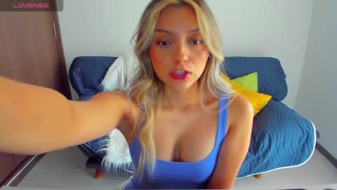 Snapshot of ary_cam230 chatting on 10/12/25, 09:36 Zahaara online show from 10/12/25, 09:36