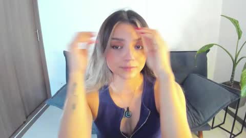 Snapshot of ary_cam230 chatting on 12/01/25, 08:14 Zahaara online show from 12/01/25, 08:14