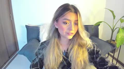 Snapshot of ary_cam230 chatting on 12/03/25, 08:07 Zahaara online show from 12/03/25, 08:07