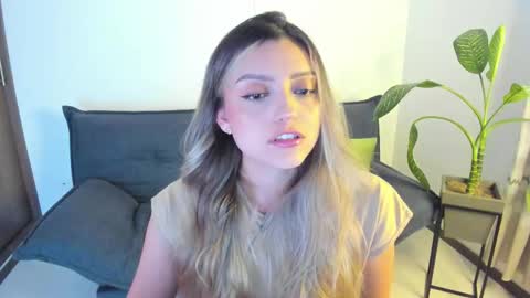 Snapshot of ary_cam230 chatting on 01/07/26, 09:17 Zahaara online show from 01/07/26, 09:17