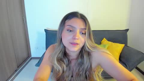 Snapshot of ary_cam230 chatting on 03/09/26, 10:47 Zahaara online show from 03/09/26, 10:47