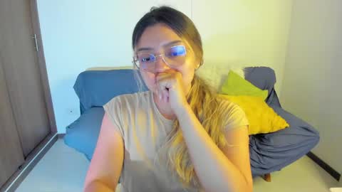 Snapshot of ary_cam230 chatting on 04/12/26, 11:10 Zahaara online show from 04/12/26, 11:10