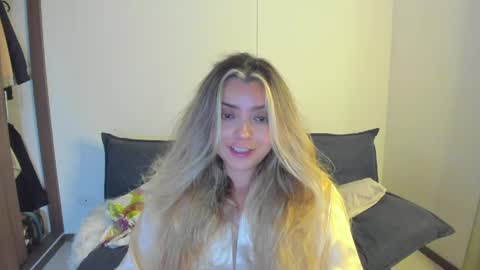 Snapshot of ary_cam230 chatting on 05/15/26, 10:50 Zahaara online show from 05/15/26, 10:50