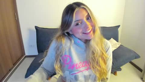 Snapshot of ary_cam230 chatting on 05/17/26, 11:01 Zahaara online show from 05/17/26, 11:01