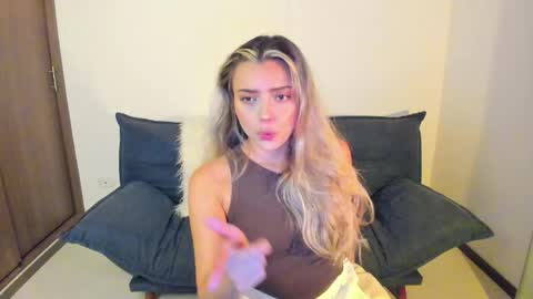 Snapshot of ary_cam230 chatting on 05/21/26, 09:44 Zahaara online show from 05/21/26, 09:44
