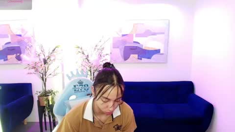 Snapshot of ary_gala chatting on 05/18/26, 11:27 ARY. online show from 05/18/26, 11:27