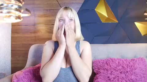 sofia online show from 06/17/26, 11:01