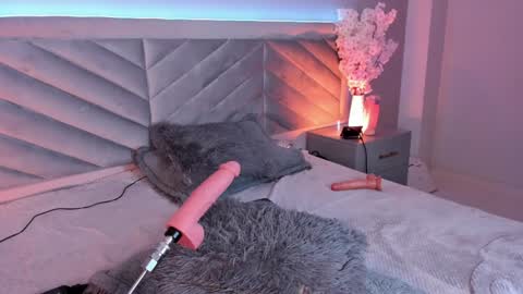 Snapshot of ary_thompson_ chatting on 12/14/24, 11:01 ARY THOMPSON online show from 12/14/24, 11:01