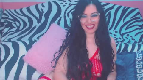 Snapshot of ary_z chatting on 10/28/25, 03:43 Ary online show from 10/28/25, 03:43