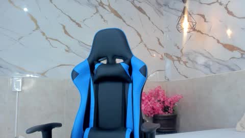 Snapshot of arya_nahalii chatting on 11/07/25, 05:02 Ana online show from 11/07/25, 05:02